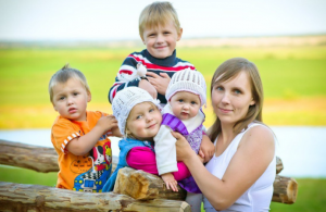 Пенсия для многодетных матерей с тремя (четырьмя) детьми - Условия выхода