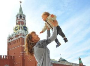 Пособие матери-одиночки в 2022 в Москве